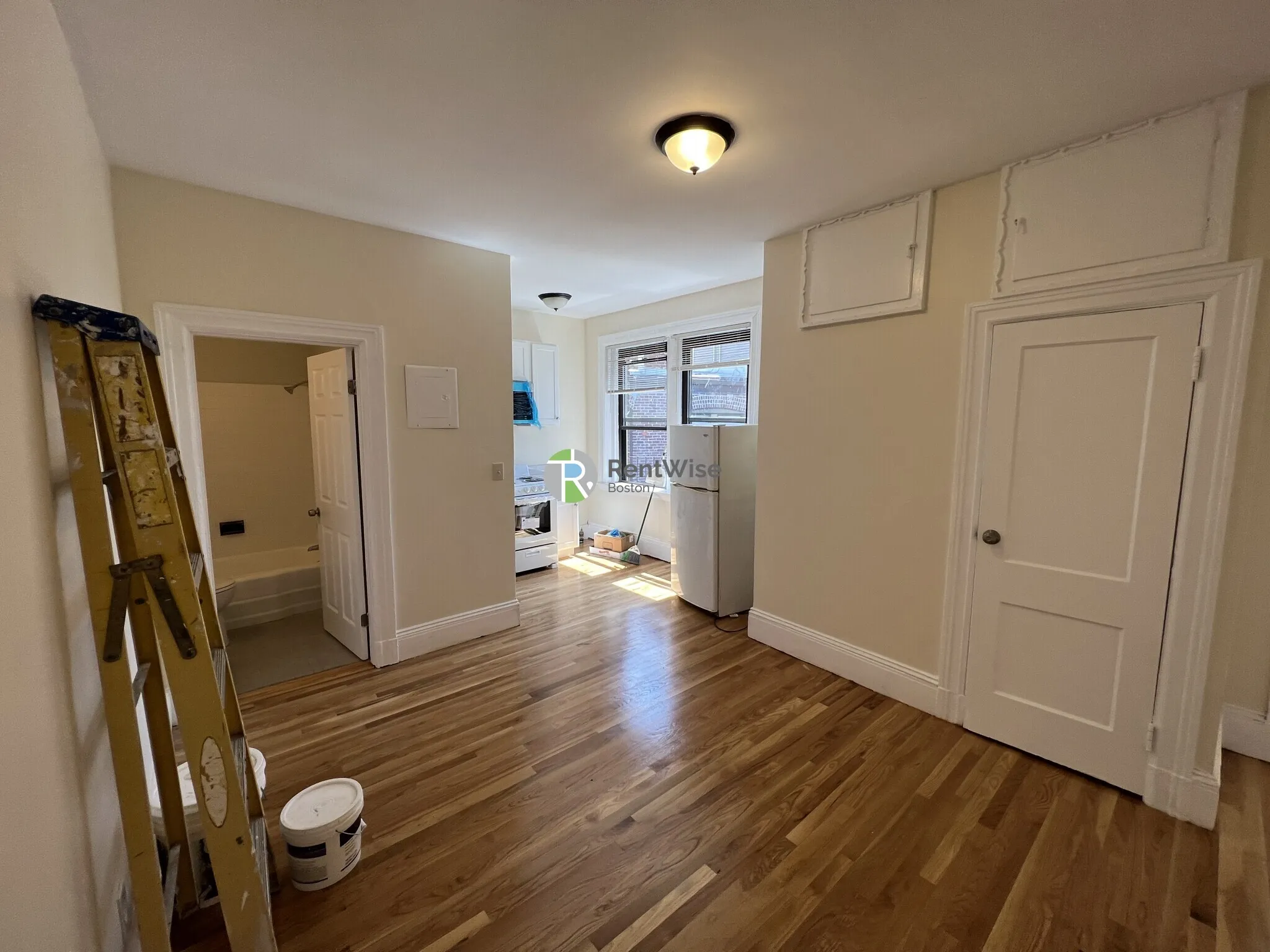 1 bed, 1 bath apartment for rent at 1212 Commonwealth Ave Unit 16, Brighton — photo 3 of 23