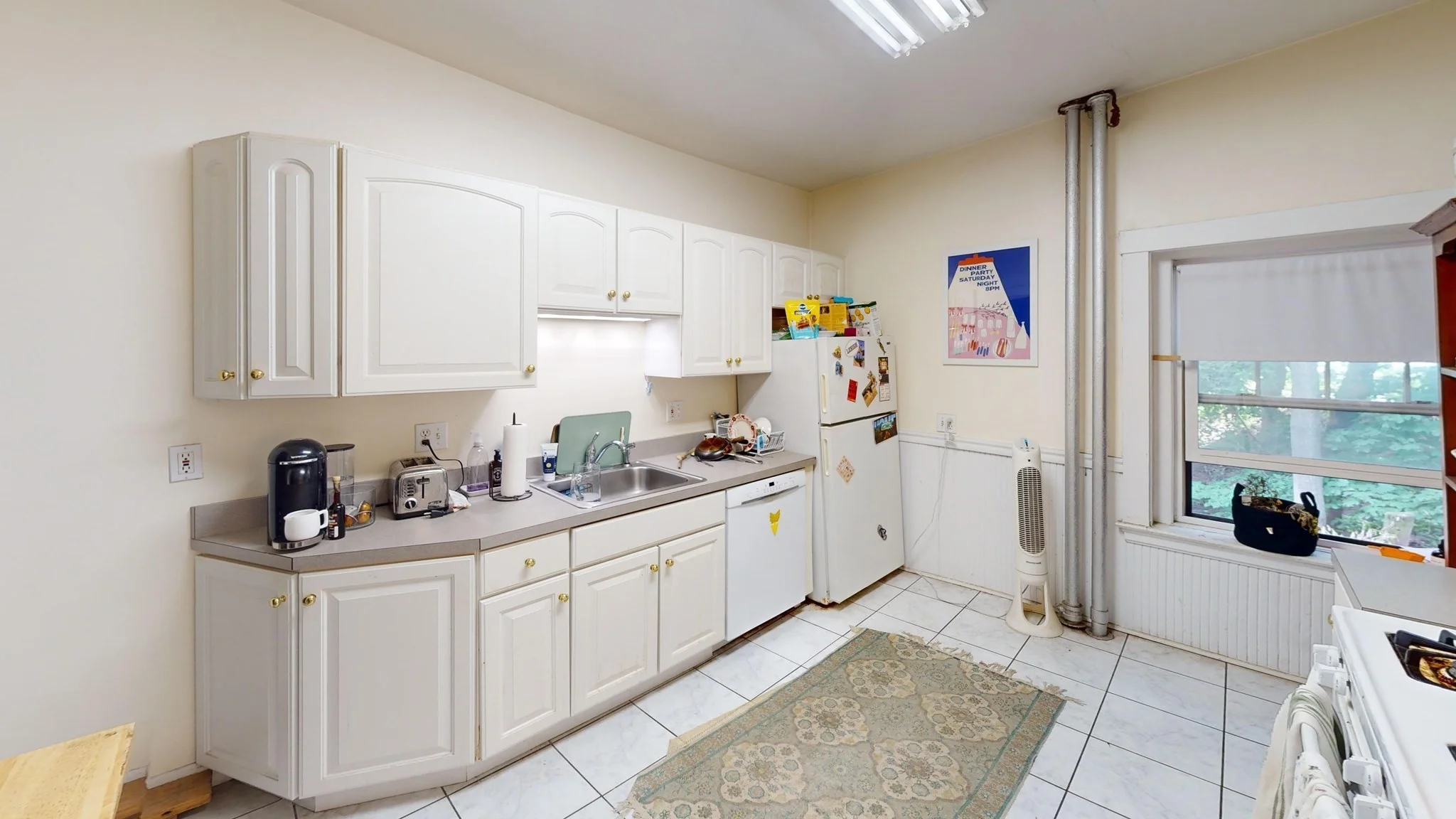 3 bed, 1 bath apartment for rent at 1213 Beacon St Unit 1, Coolidge Corner — photo 5 of 7