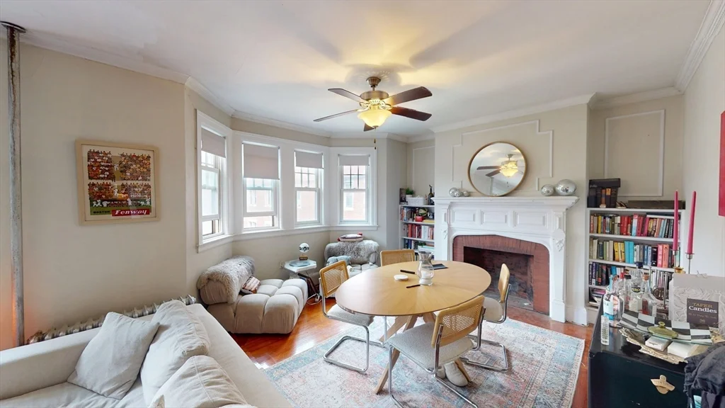 3 bed, 1 bath apartment for rent at 1213 Beacon St Unit 4, Coolidge Corner