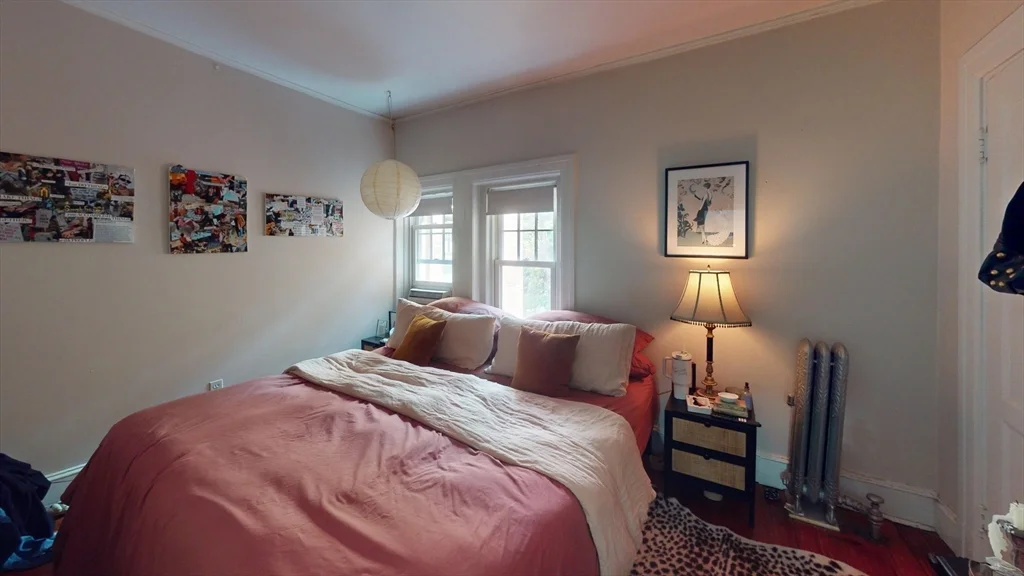 3 bed, 1 bath apartment for rent at 1213 Beacon St Unit 4, Coolidge Corner — photo 5 of 11