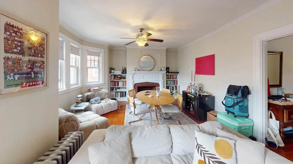 3 bed, 1 bath apartment for rent at 1213 Beacon St Unit 5, Coolidge Corner — photo 3 of 16