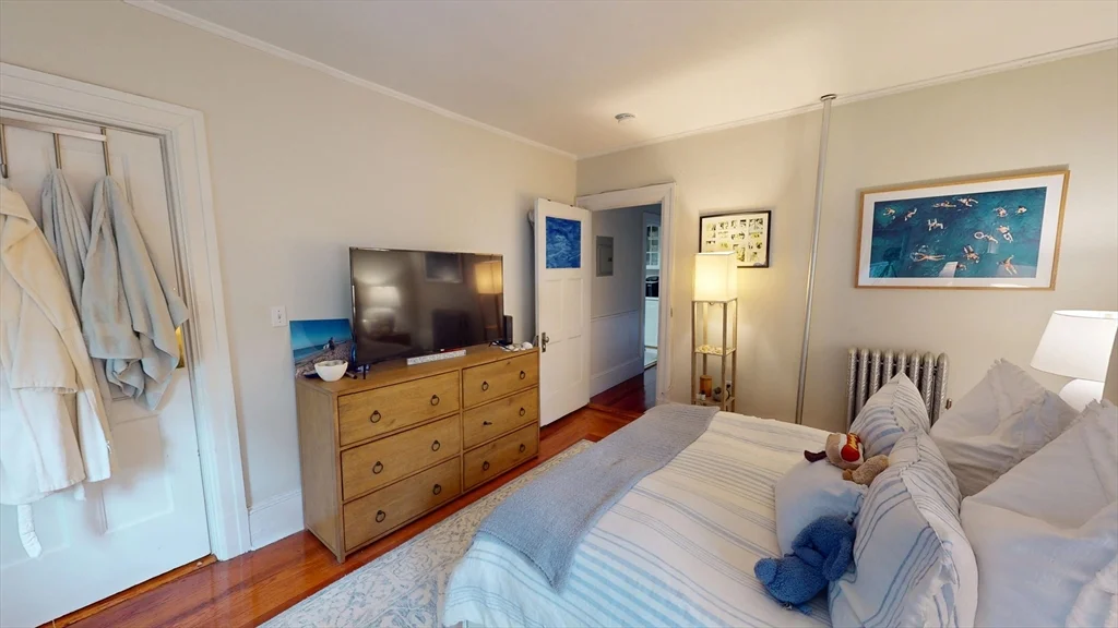 3 bed, 1 bath apartment for rent at 1213 Beacon St Unit 5, Coolidge Corner — photo 10 of 16