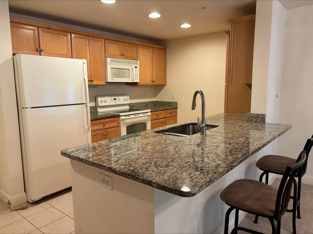 1 bed, 1 bath apartment for rent at 1214 Emerald Couort Unit 1214, Tewksbury — photo 3 of 13