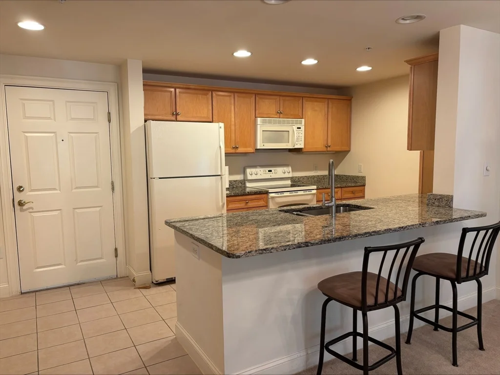 1 bed, 1 bath apartment for rent at 1214 Emerald Couort Unit 1214, Tewksbury — photo 4 of 13