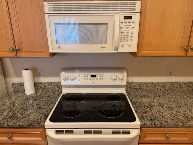 1 bed, 1 bath apartment for rent at 1214 Emerald Ct Unit 1214, Tewksbury — photo 6 of 31