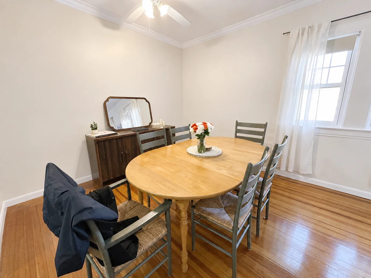 3 bed, 2 bath apartment for rent at 1215 Beacon St Unit 7, Coolidge Corner — photo 4 of 13