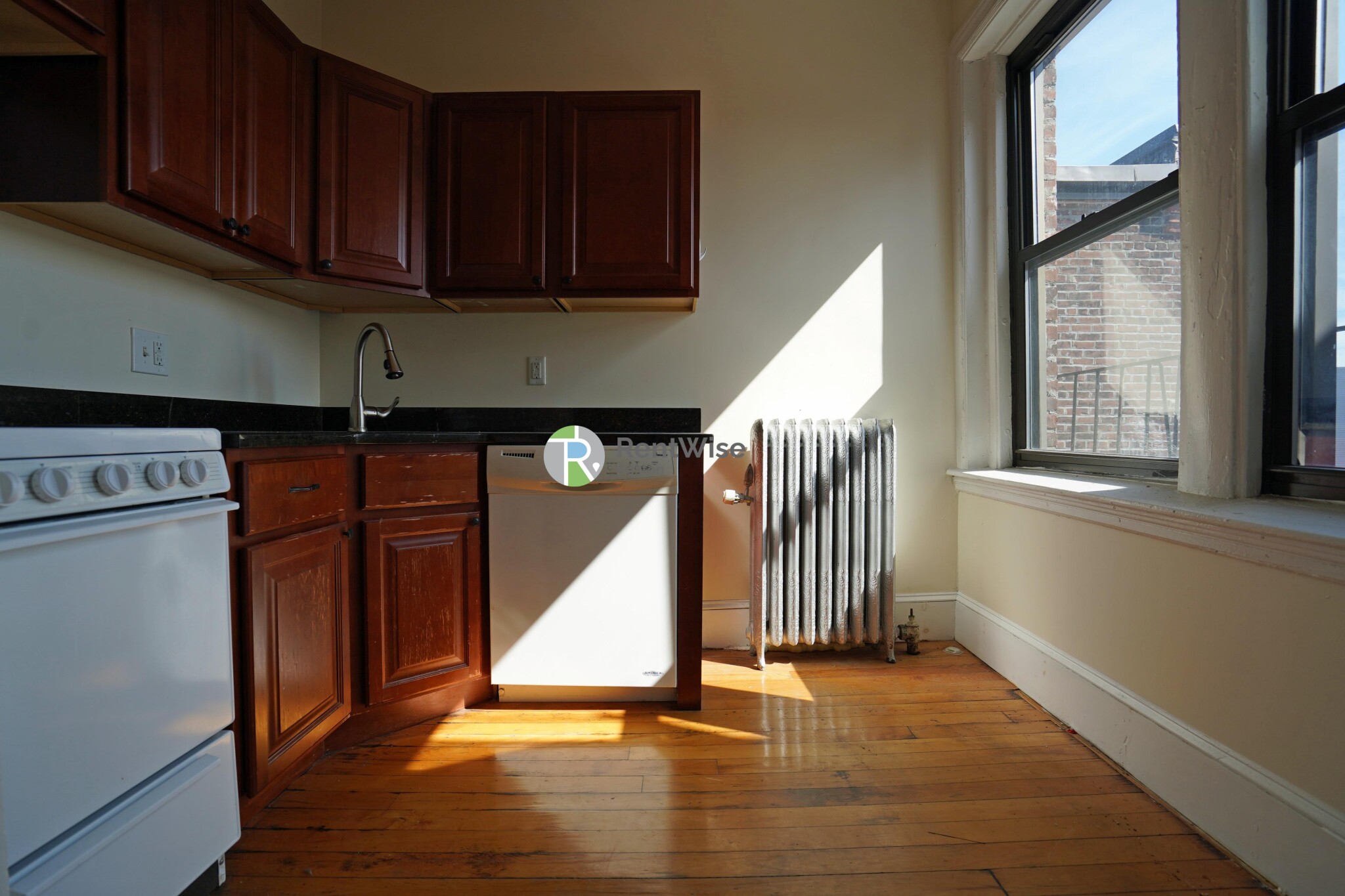 1 bed, 1 bath apartment for rent at 1216 Commonwealth Ave Unit 16, Brighton — photo 4 of 23