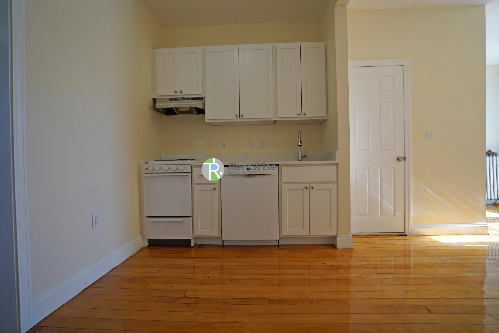 1 bed, 1 bath apartment for rent at 1216 Commonwealth Ave Unit 2, Brighton
