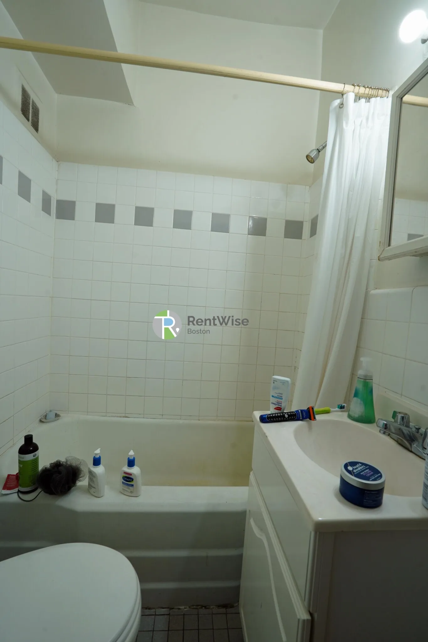 1 bed, 1 bath apartment for rent at 1216 Commonwealth Ave Unit 8, Brighton — photo 10 of 14