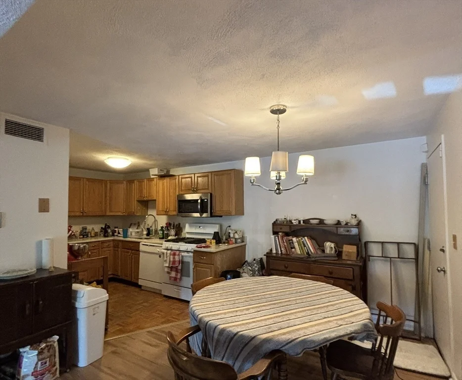 2 bed, 2 bath apartment for rent at 1216 Vfw Pkwy Unit 43, West Roxbury — photo 21 of 23