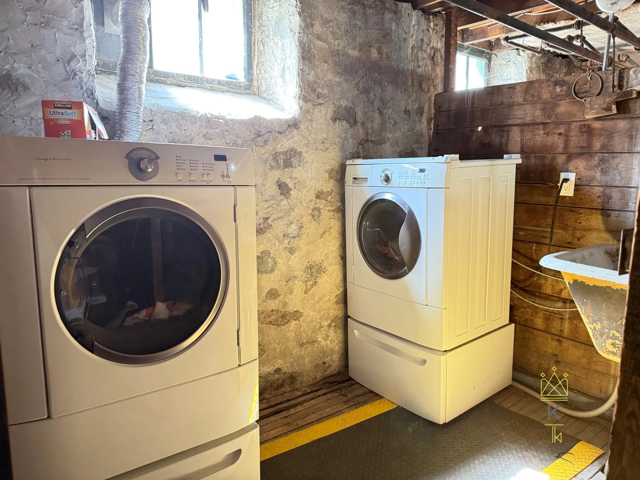 4 bed, 1 bath apartment for rent at 122 Aldrich St Unit 2A, Roslindale — photo 11 of 13