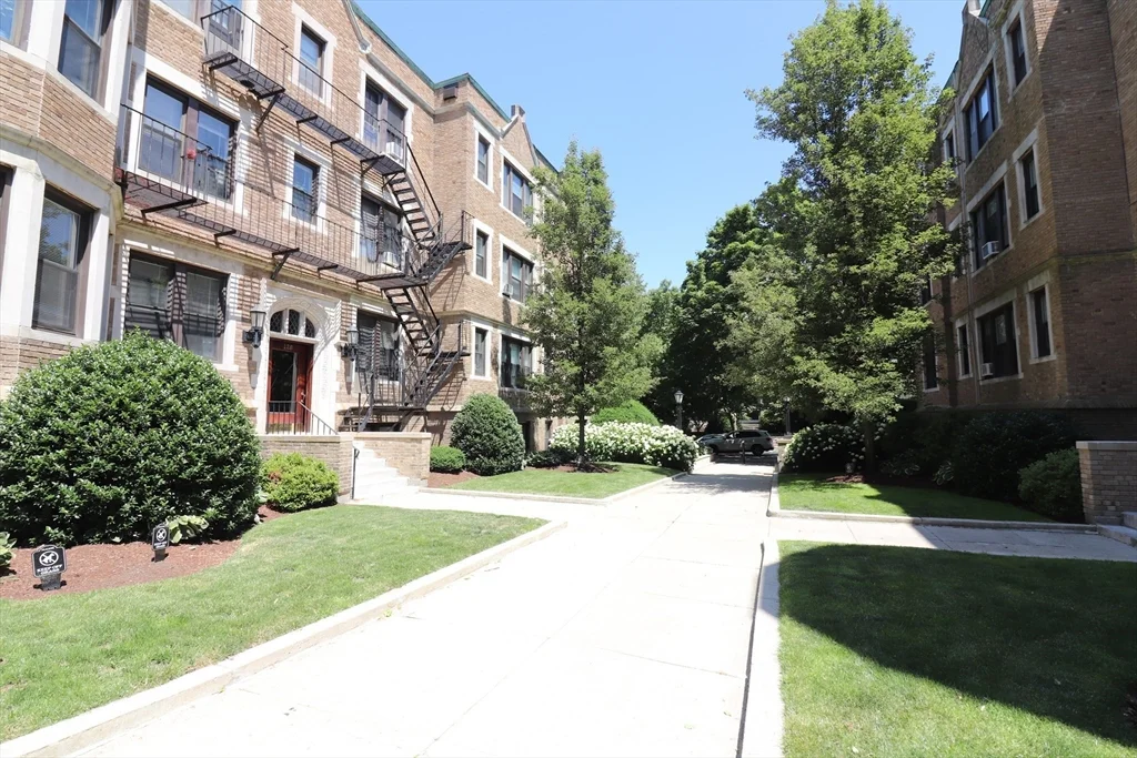 2 bed, 1 bath apartment for rent at 122 Babcock St Unit 24, Coolidge Corner — photo 10 of 16