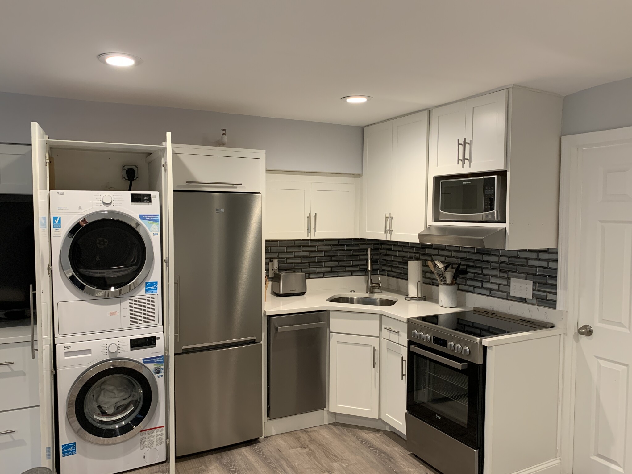 Studio bed, 1 bath apartment for rent at 122 Beacon St Unit 1A, Back Bay — photo 3 of 5