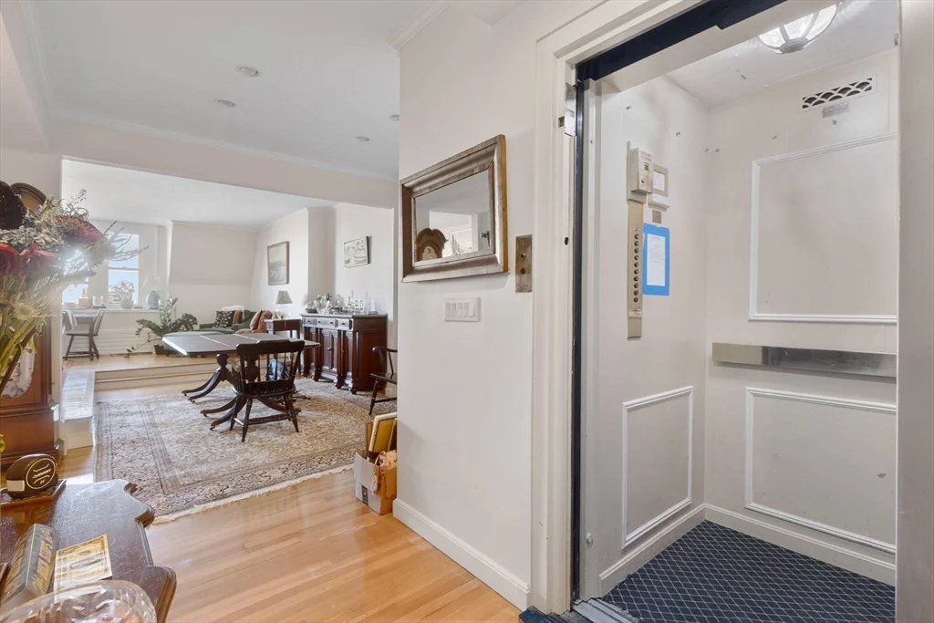 2 bed, 2 bath apartment for rent at 122 Beacon Unit 6, Back Bay — photo 2 of 17