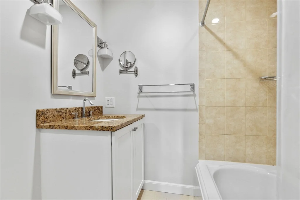 2 bed, 2 bath apartment for rent at 122 Beacon Unit 6, Back Bay — photo 14 of 17