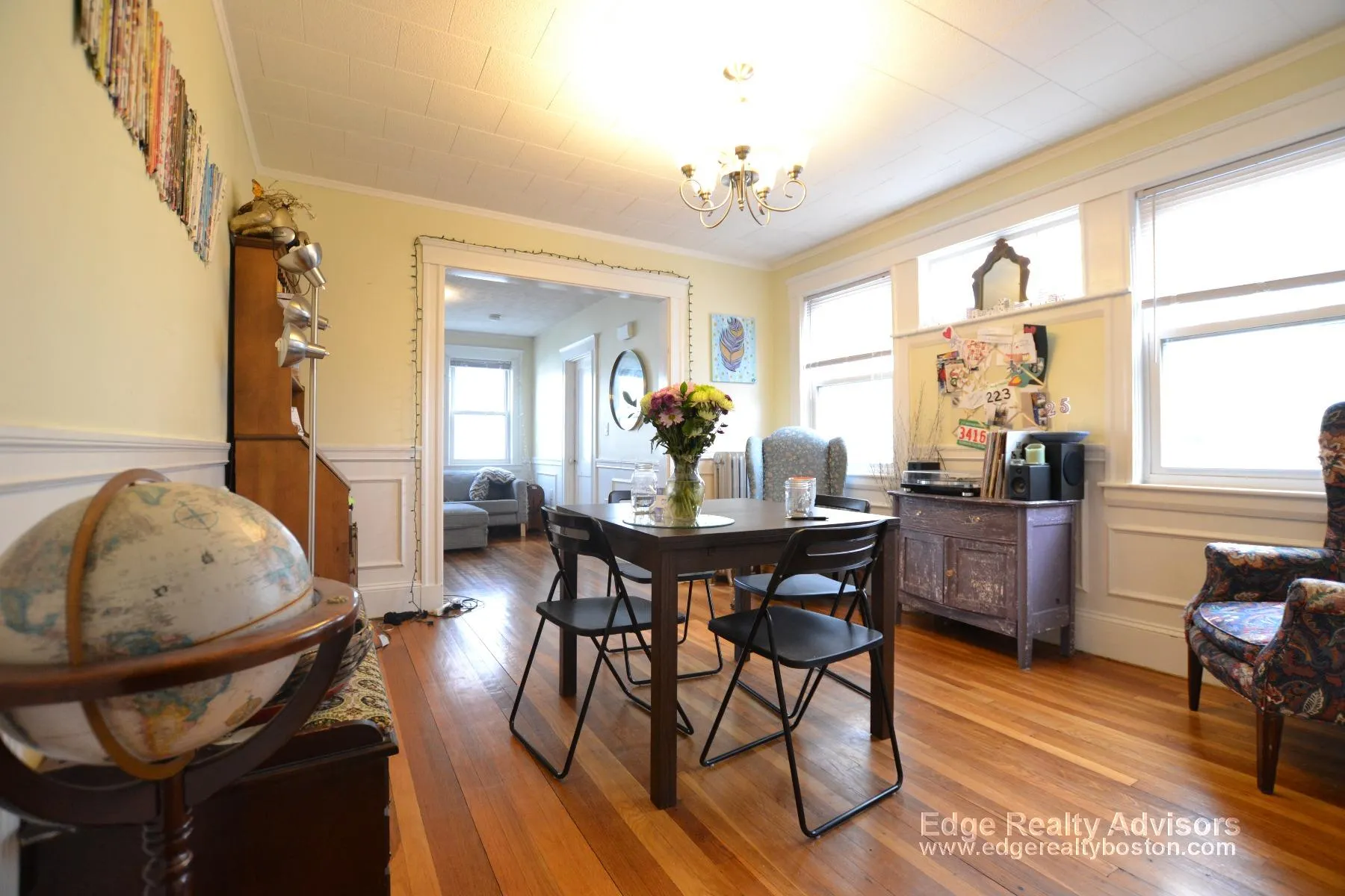 3 bed, 1 bath apartment for rent at 122 Bennett St Unit 2, Oak Square — photo 2 of 11