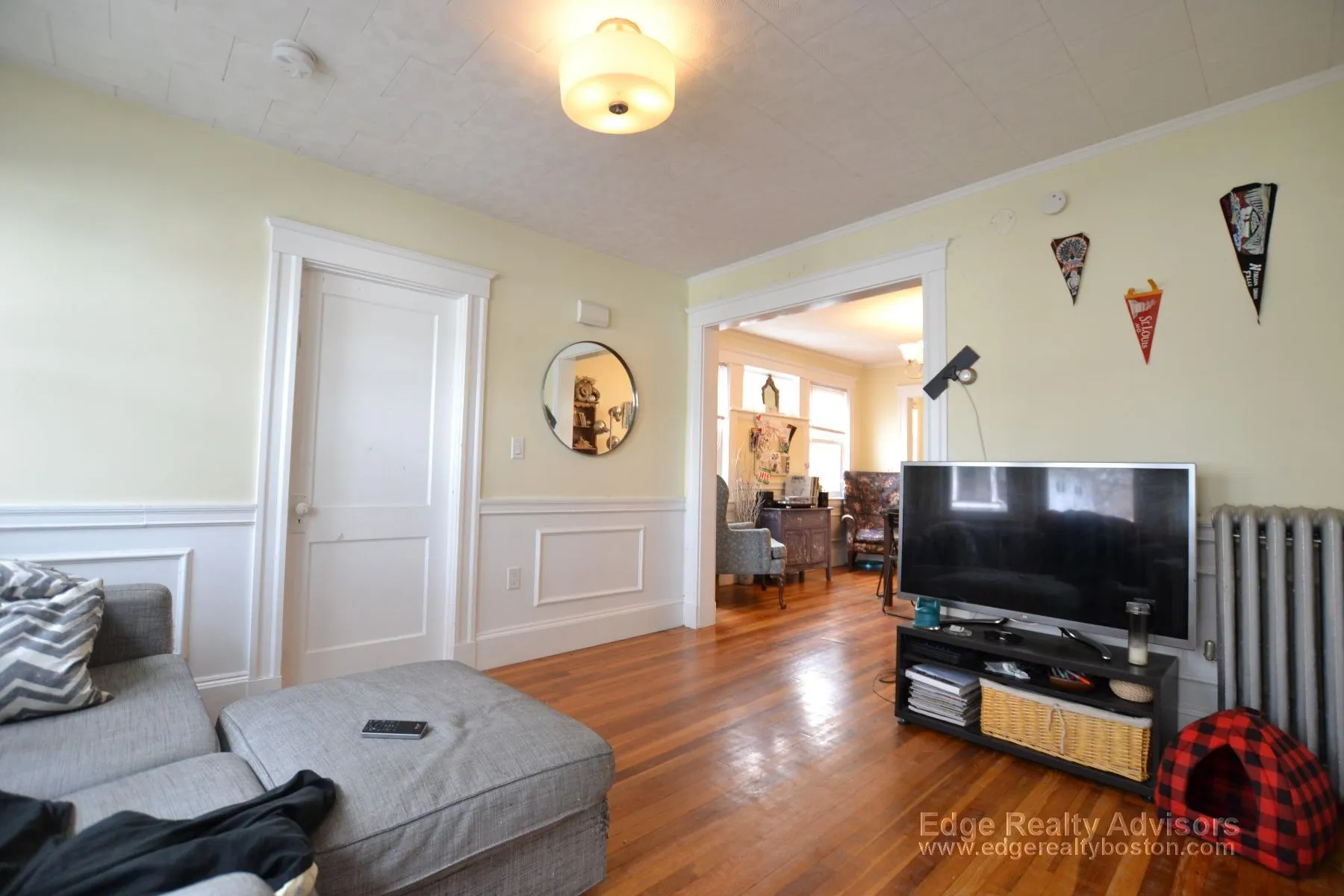 3 bed, 1 bath apartment for rent at 122 Bennett St Unit 2, Oak Square — photo 6 of 11