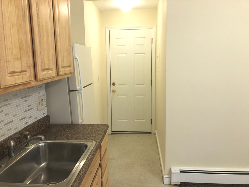 2 bed, 1 bath apartment for rent at 122 Berkshire Pl Unit 6(3A), Wellington-Harrington — photo 4 of 16