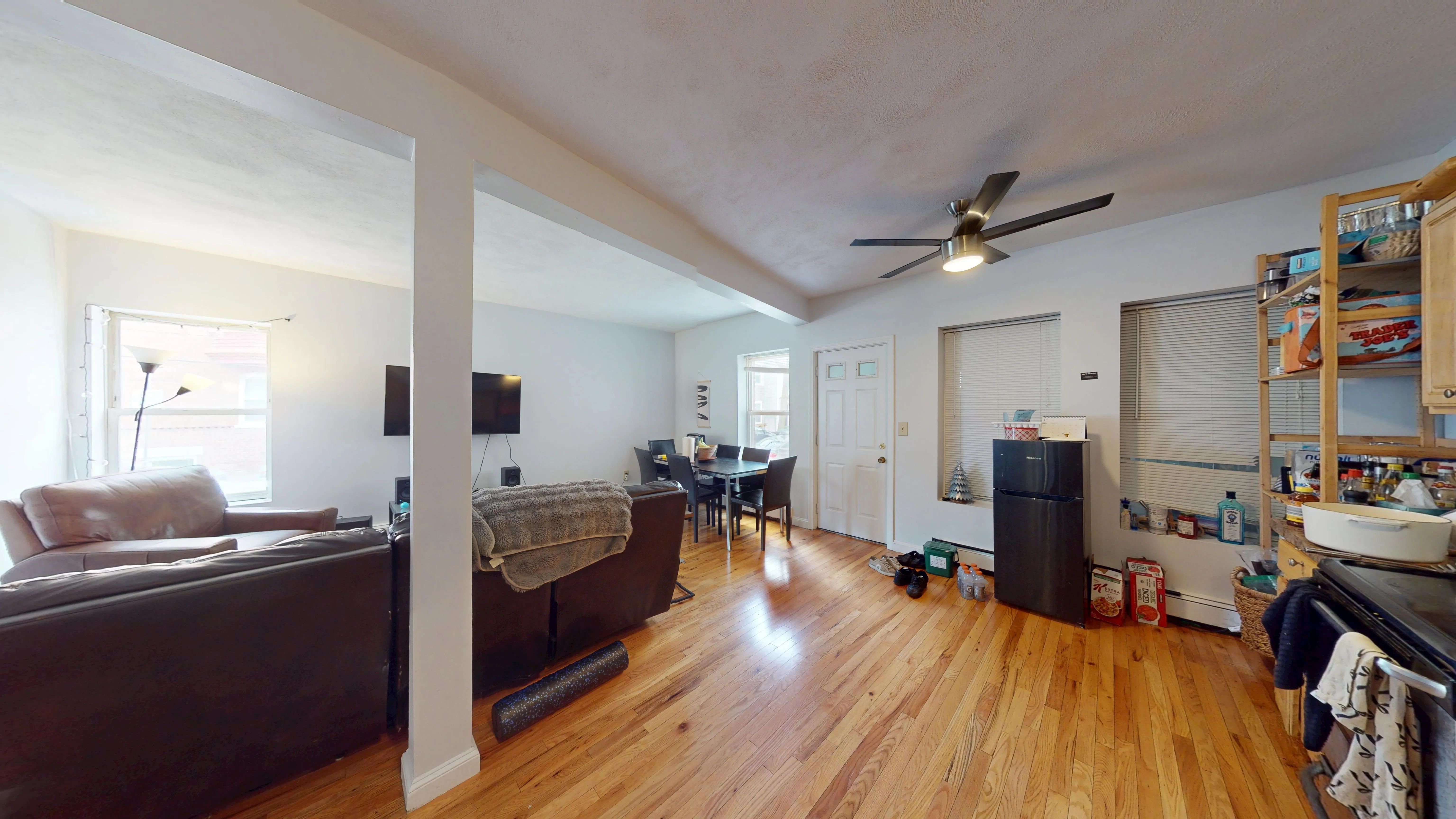3 bed, 1 bath apartment for rent at 122 Berkshire St Unit 2, Wellington-Harrington — photo 2 of 16