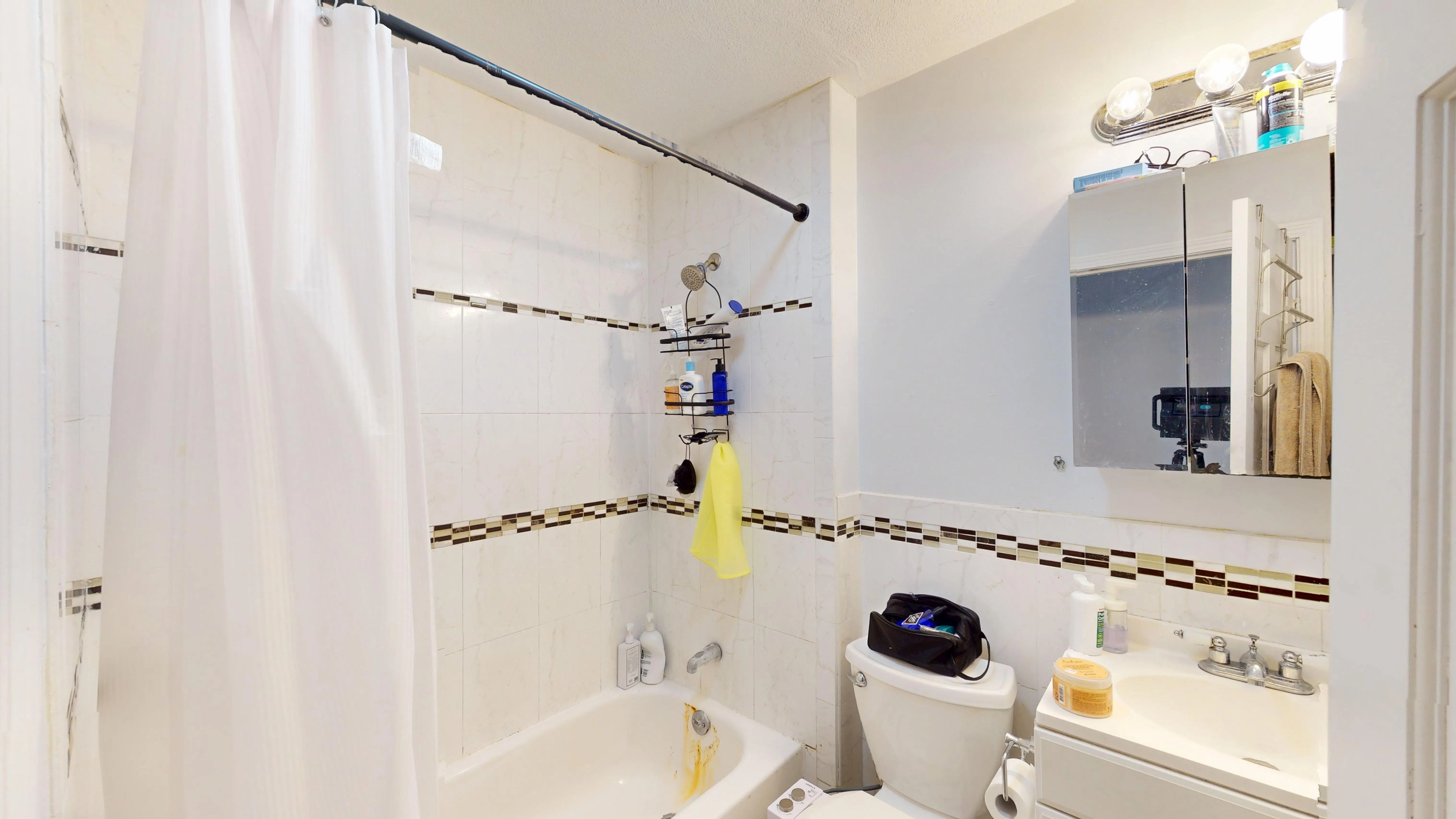 3 bed, 1 bath apartment for rent at 122 Berkshire St Unit 2, Wellington-Harrington — photo 12 of 16