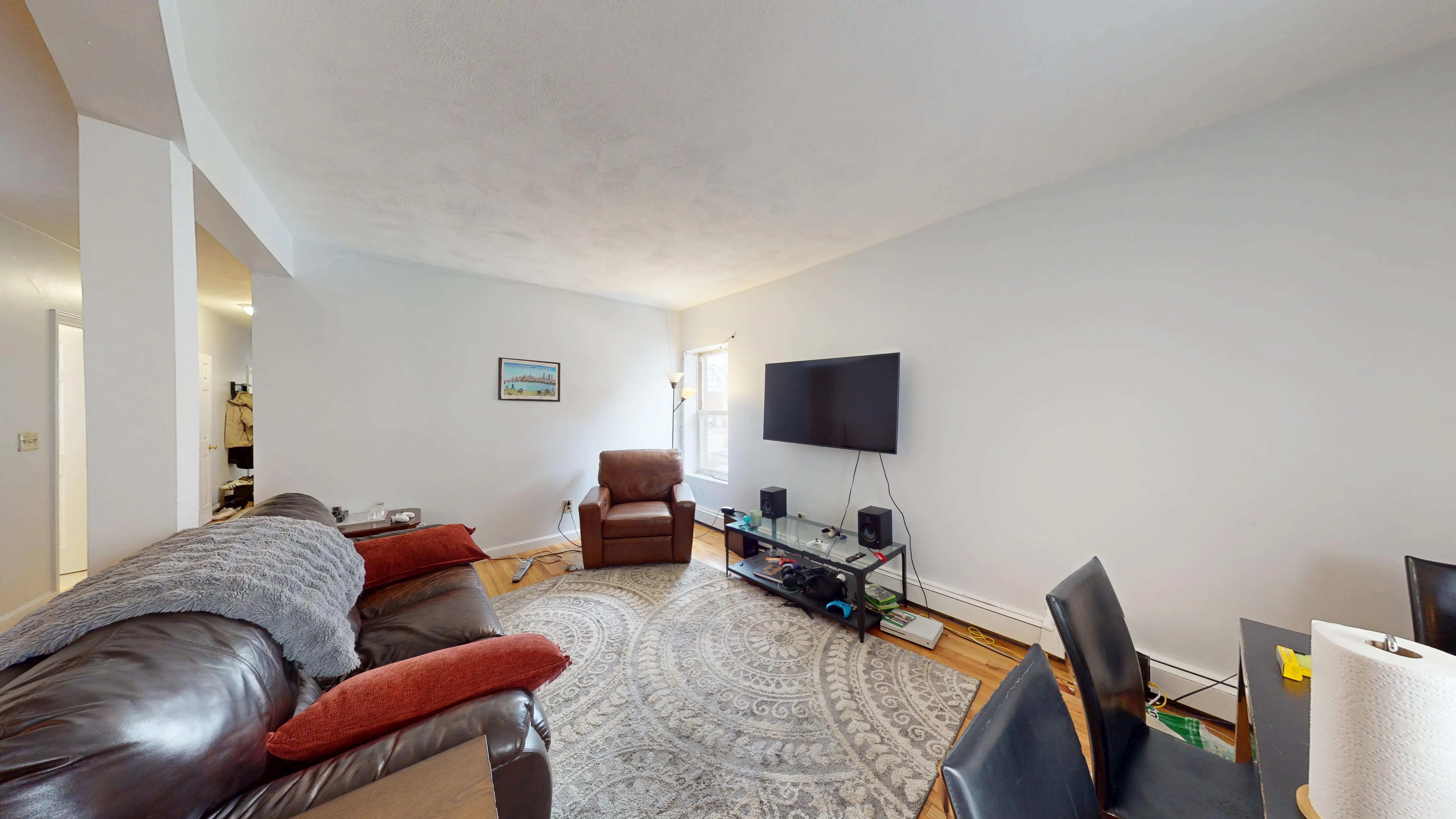 3 bed, 1 bath apartment for rent at 122 Berkshire St Unit 2, Wellington-Harrington — photo 3 of 16