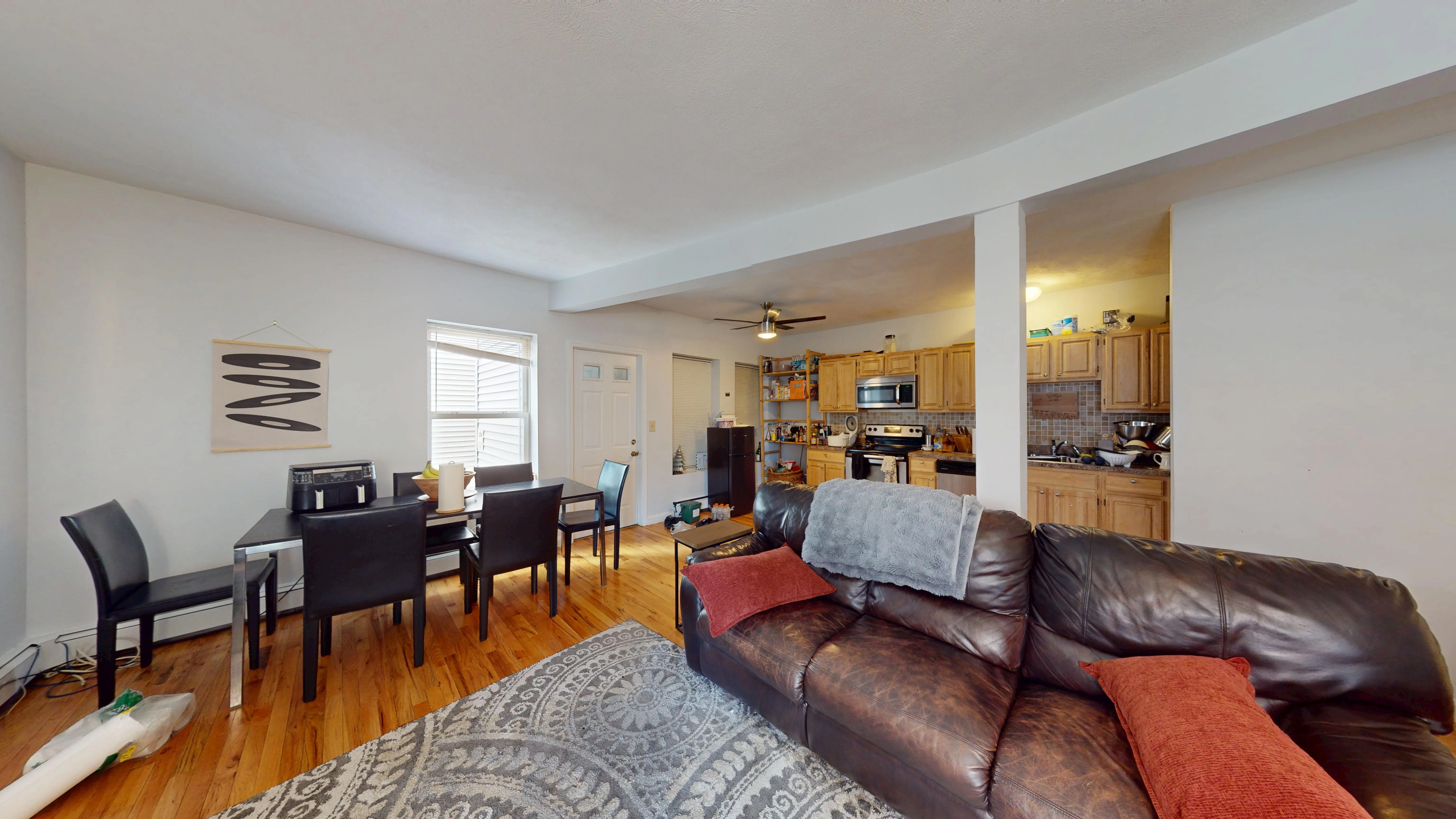 3 bed, 1 bath apartment for rent at 122 Berkshire St Unit 2, Wellington-Harrington — photo 4 of 16