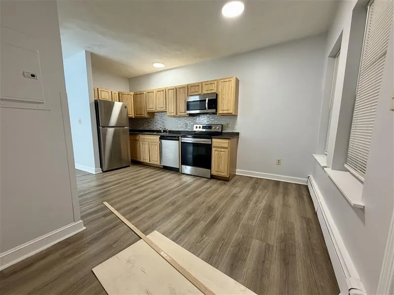 3 bed, 1 bath apartment for rent at 122 Berkshire St Unit 3, Wellington-Harrington — photo 2 of 14