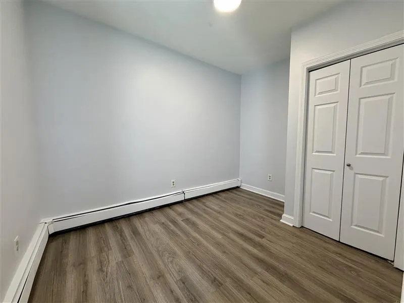 3 bed, 1 bath apartment for rent at 122 Berkshire St Unit 3, Wellington-Harrington — photo 5 of 14
