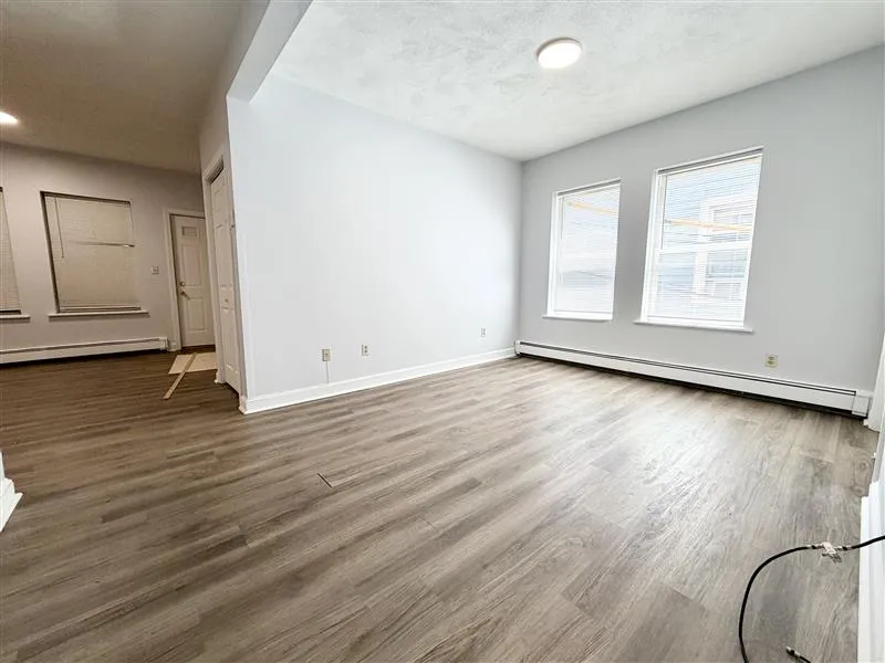 3 bed, 1 bath apartment for rent at 122 Berkshire St Unit 3, Wellington-Harrington — photo 7 of 14