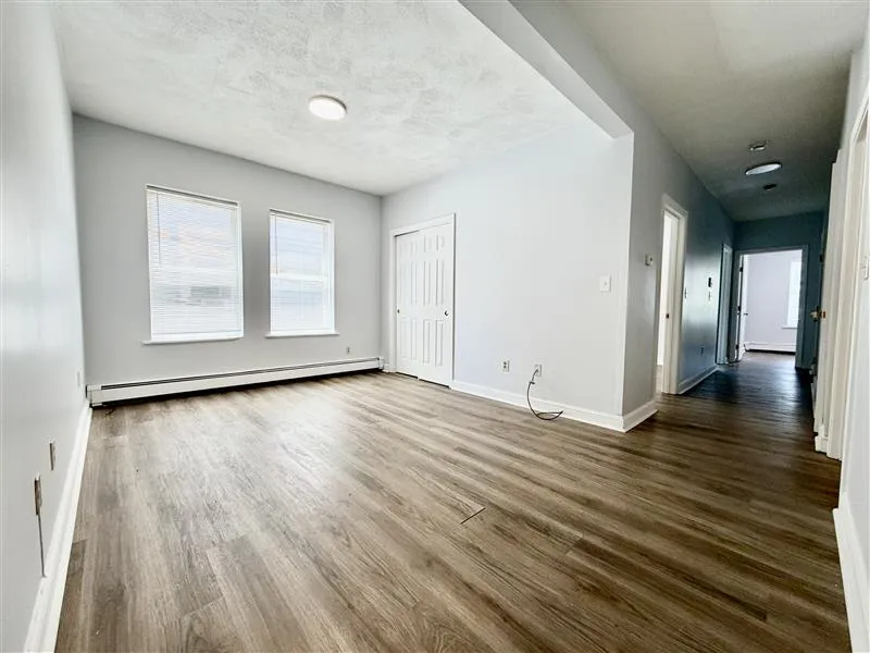 3 bed, 1 bath apartment for rent at 122 Berkshire St Unit 3, Wellington-Harrington — photo 6 of 14