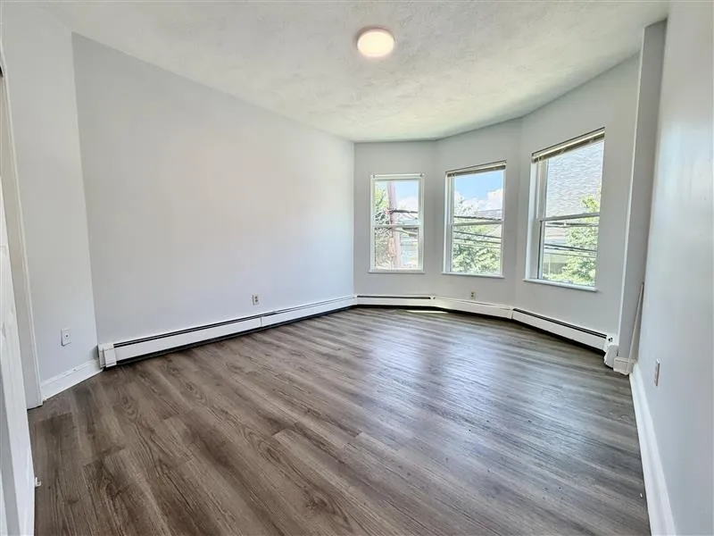 3 bed, 1 bath apartment for rent at 122 Berkshire St Unit 3, Wellington-Harrington — photo 8 of 14