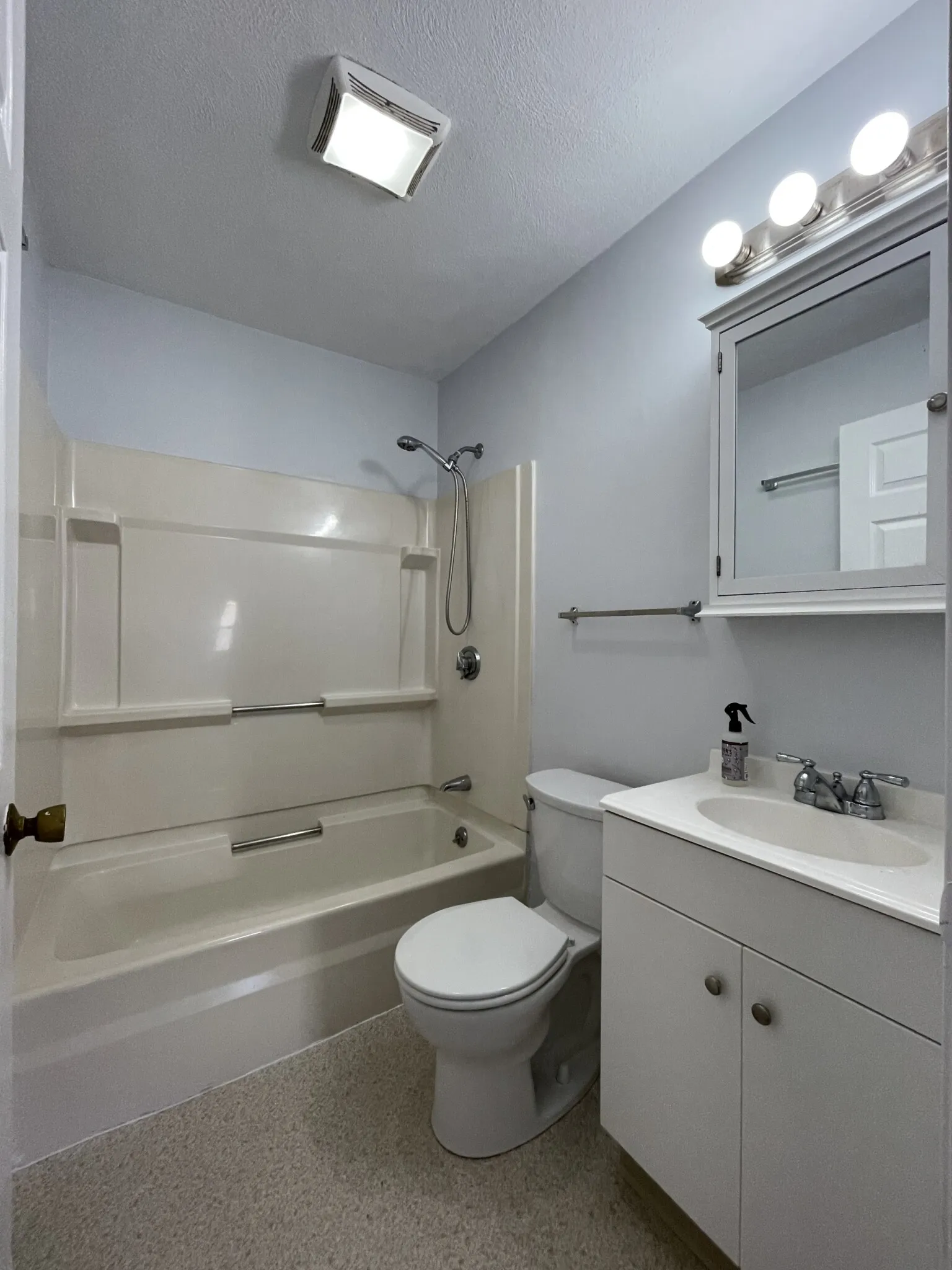 2 bed, 1 bath apartment for rent at 122 Berkshire St Unit 6, Wellington-Harrington — photo 7 of 13