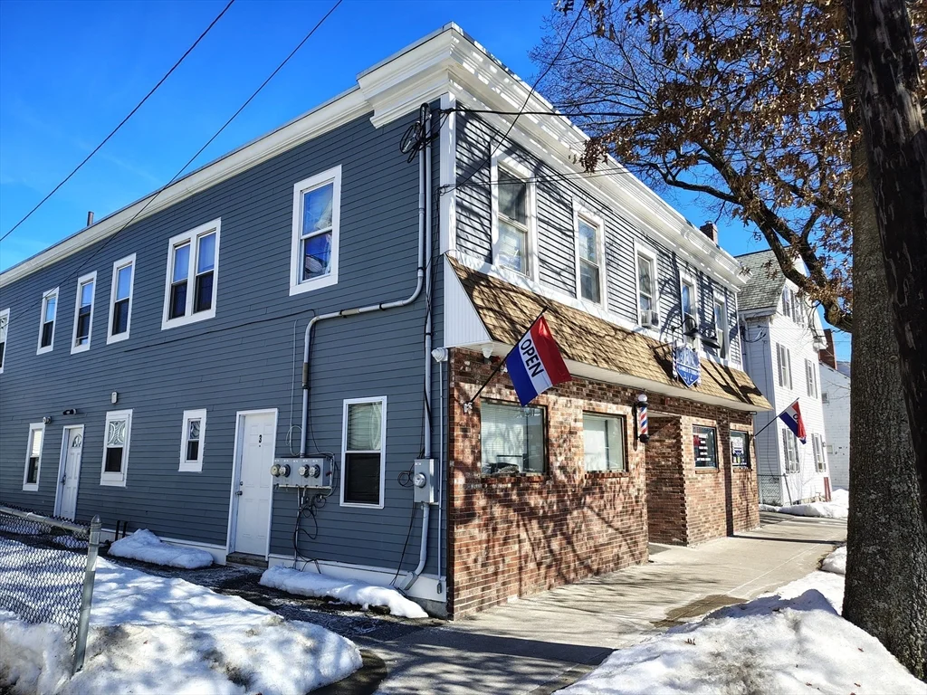 1 bed, 1 bath apartment for rent at 122 Boston St Unit 2R, Salem — photo 1 of 11
