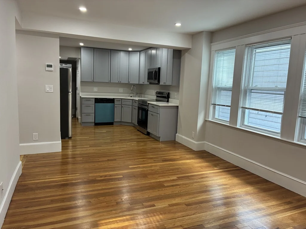 2 bed, 1 bath apartment for rent at 122 Buttonwood Unit 2, Dorchester — photo 3 of 9