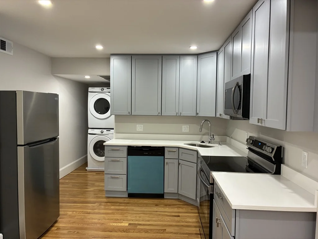2 bed, 1 bath apartment for rent at 122 Buttonwood Unit 2, Dorchester — photo 1 of 9
