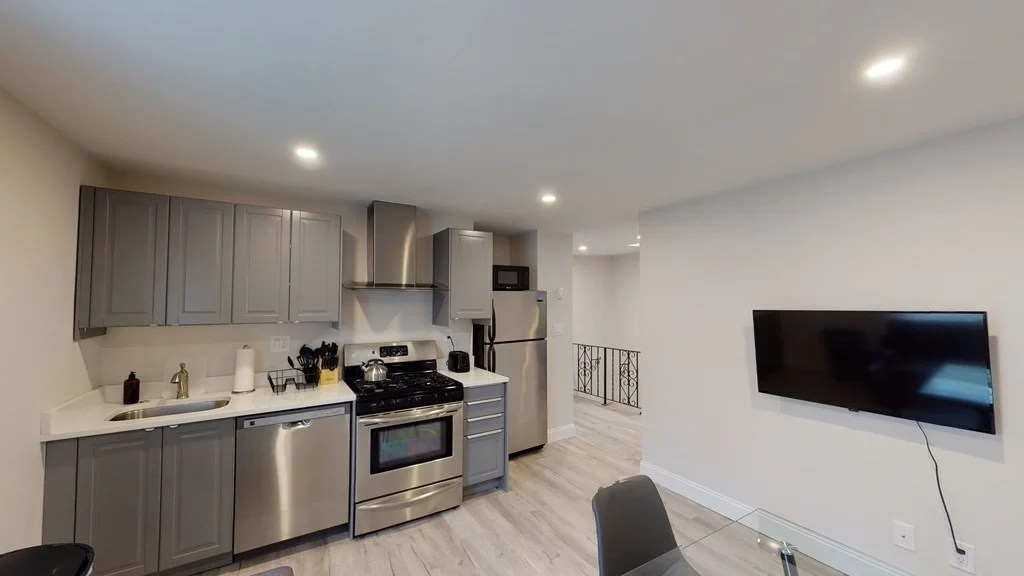 2 bed, 1 bath apartment for rent at 122 Buttonwood Unit 3, Dorchester — photo 2 of 12