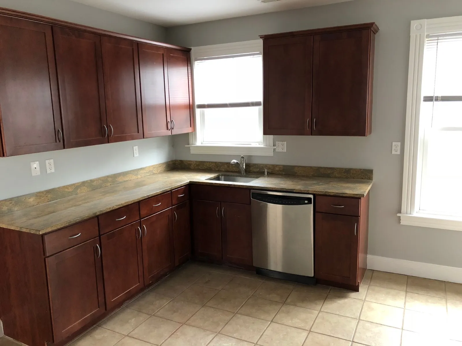 4 bed, 2 bath apartment for rent at 122 Calumet St Unit 2, Mission Hill — photo 2 of 10