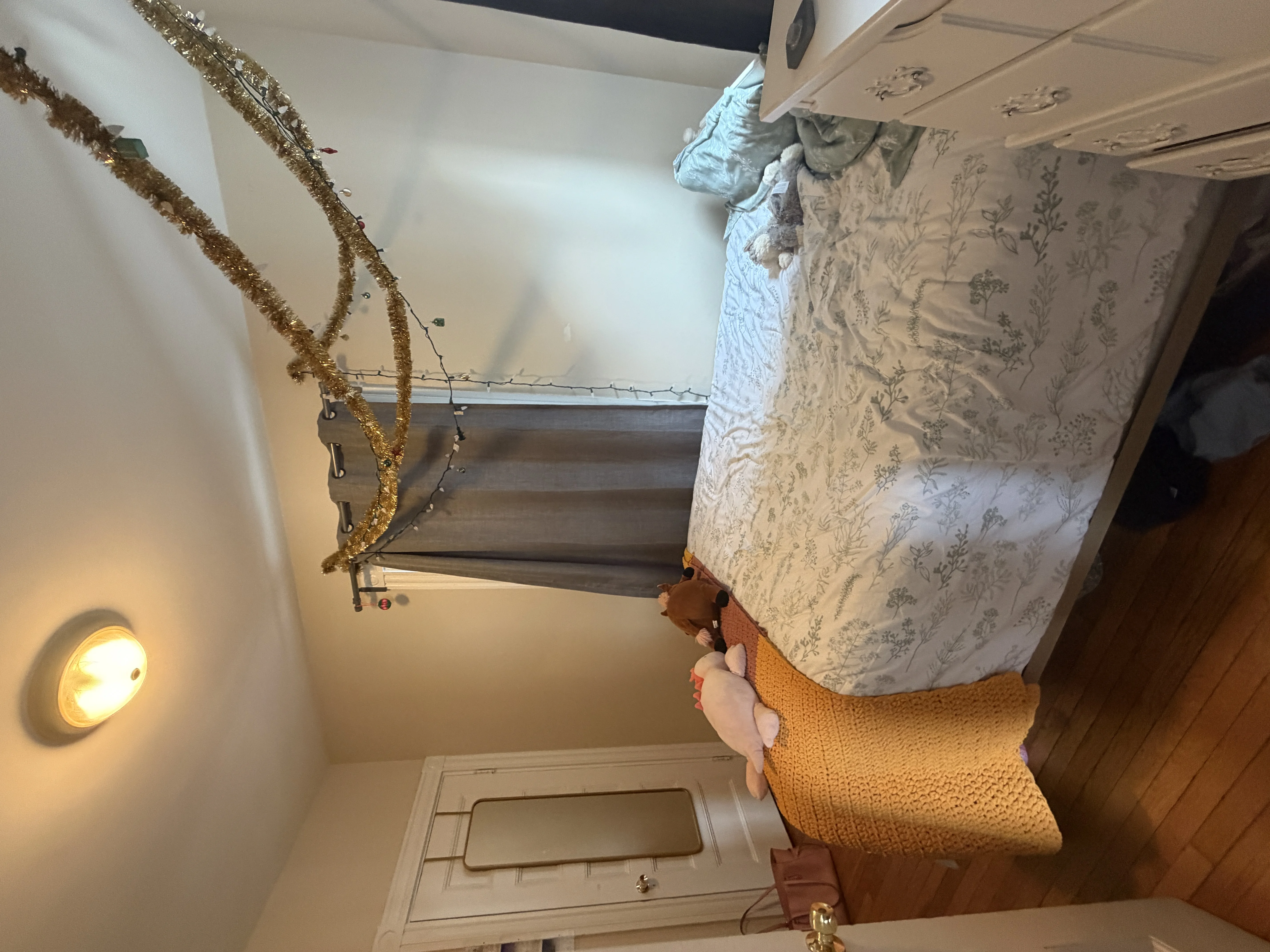 4 bed, 2 bath apartment for rent at 122 Calumet St Unit 2, Mission Hill — photo 8 of 10