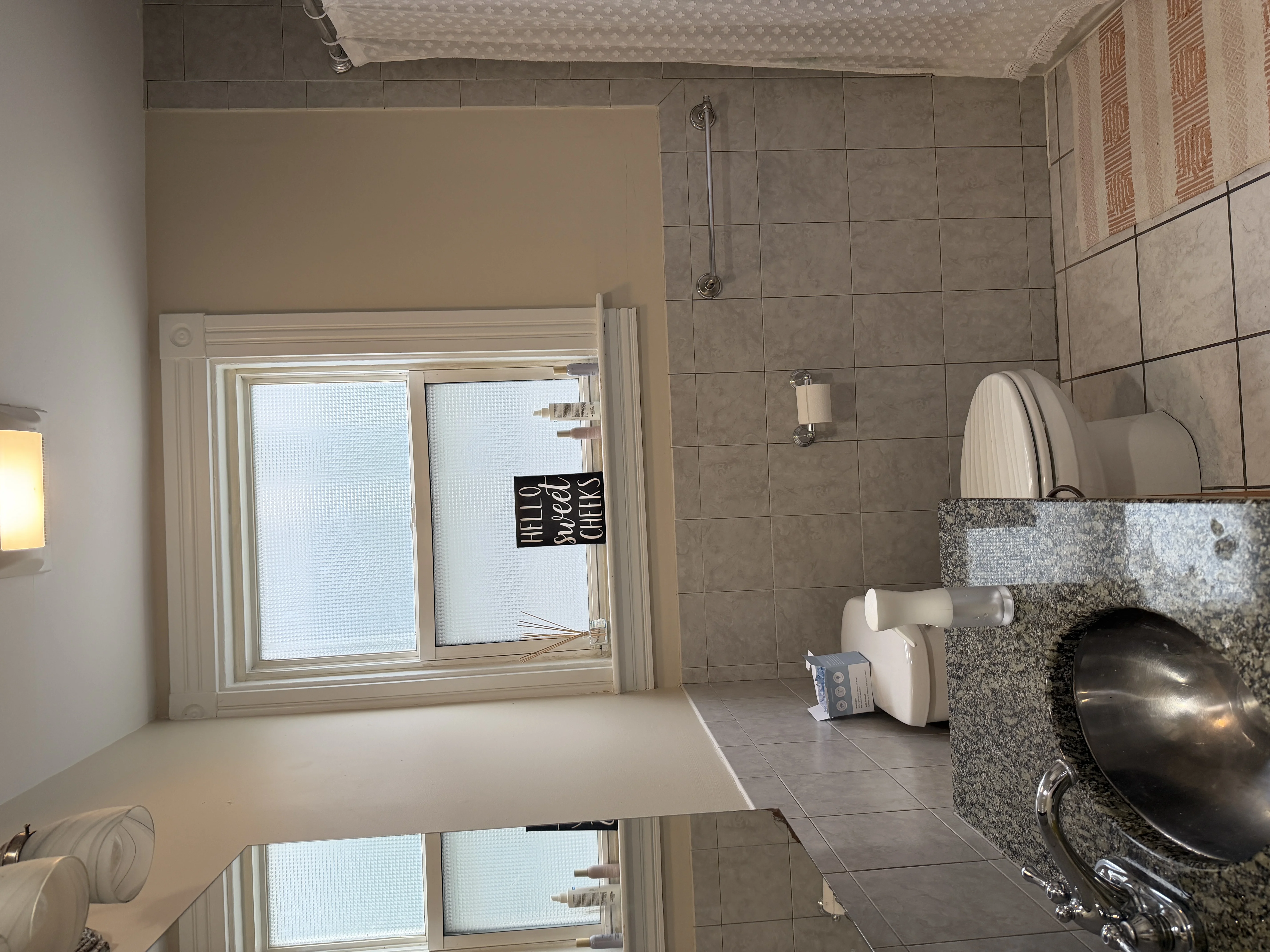 4 bed, 2 bath apartment for rent at 122 Calumet St Unit 2, Mission Hill — photo 9 of 10