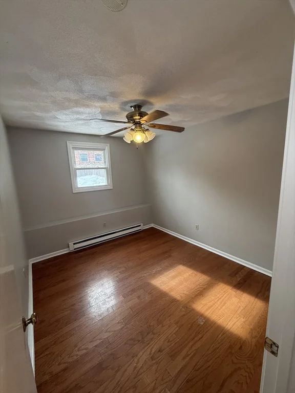 3 bed, 1 bath apartment for rent at 122 Central Unit 1, Winter Hill — photo 10 of 18