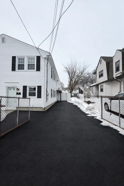 3 bed, 1 bath apartment for rent at 122 Central Unit 1, Winter Hill — photo 2 of 18