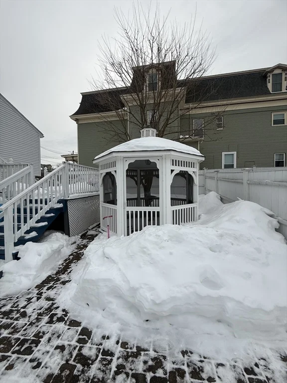 3 bed, 1 bath apartment for rent at 122 Central Unit 1, Winter Hill — photo 17 of 18