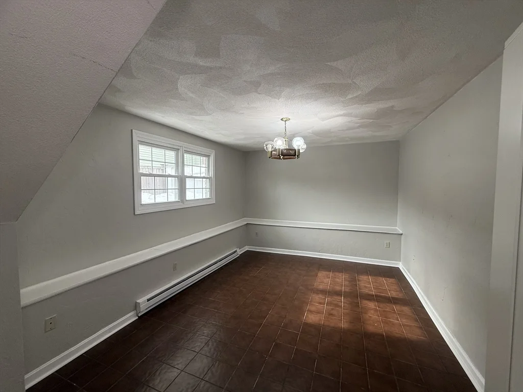 3 bed, 1 bath apartment for rent at 122 Central Unit 1, Winter Hill — photo 6 of 18