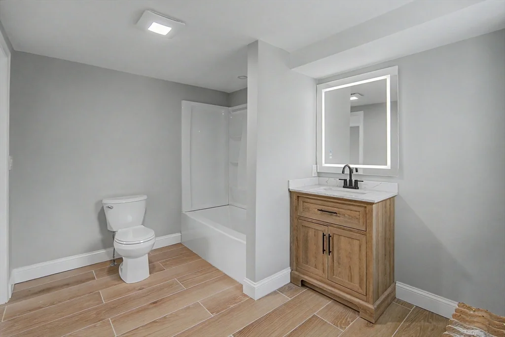 4 bed, 2 bath apartment for rent at 122 Chapin Rd, Hudson — photo 15 of 20