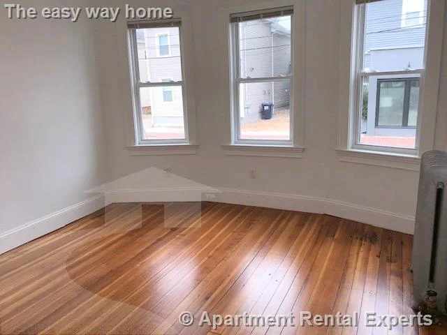 3 bed, 1 bath apartment for rent at 122 Columbia St Unit 1, Central Square — photo 4 of 13