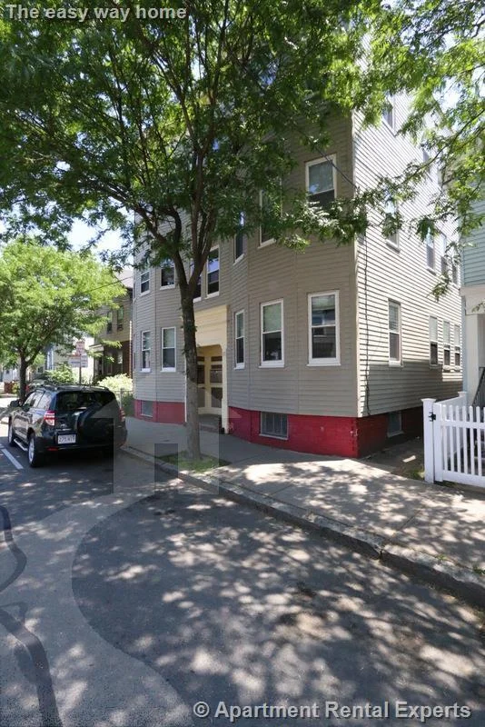 3 bed, 1 bath apartment for rent at 122 Columbia St Unit 1, Central Square — photo 11 of 13