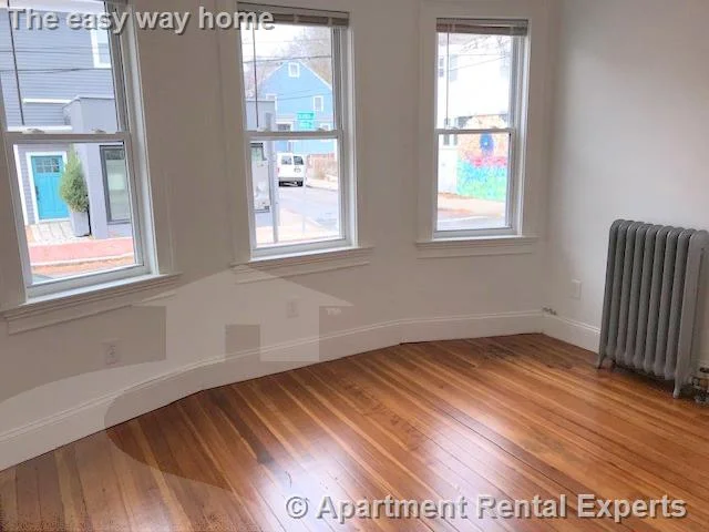 3 bed, 1 bath apartment for rent at 122 Columbia St Unit 1, Central Square — photo 5 of 13