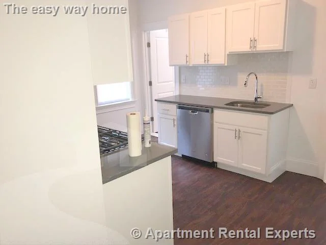 3 bed, 1 bath apartment for rent at 122 Columbia St Unit 1, Central Square — photo 8 of 13