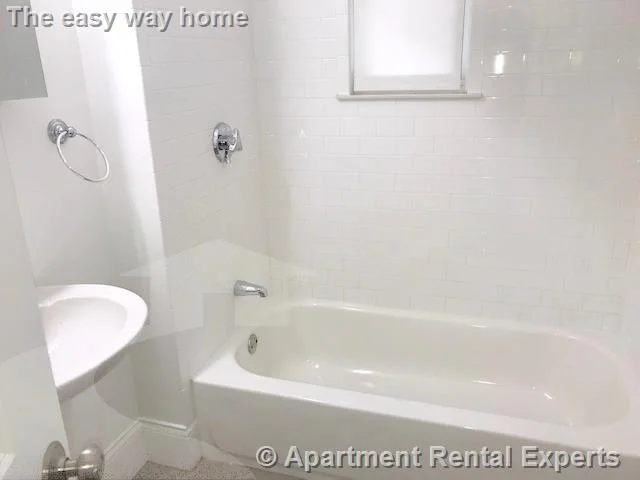 3 bed, 1 bath apartment for rent at 122 Columbia St Unit 1, Central Square — photo 10 of 13