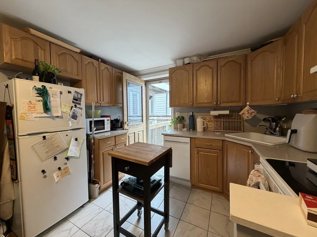1 bed, 1 bath apartment for rent at 122 D St Unit 3, South Boston — photo 8 of 18